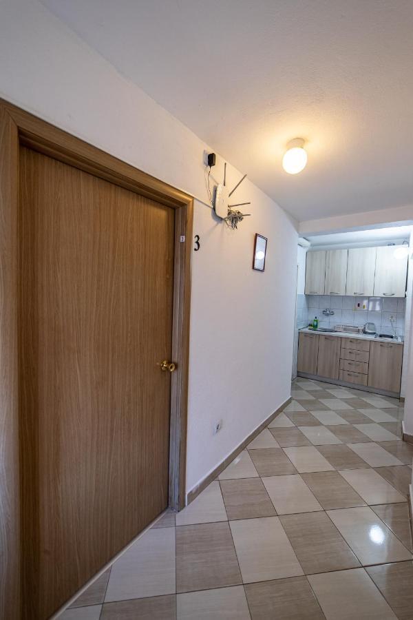 Apartments Vila Nikolic Rafailovici Ngoại thất bức ảnh