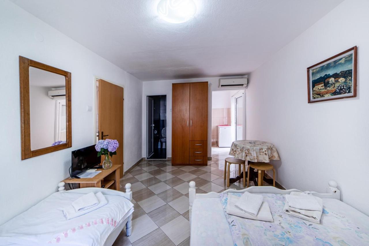 Apartments Vila Nikolic Rafailovici Ngoại thất bức ảnh