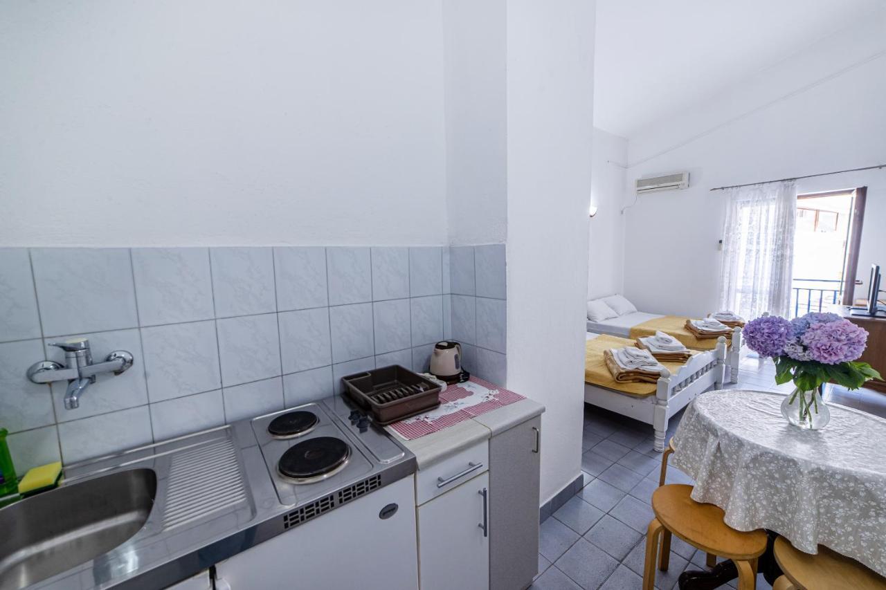 Apartments Vila Nikolic Rafailovici Ngoại thất bức ảnh