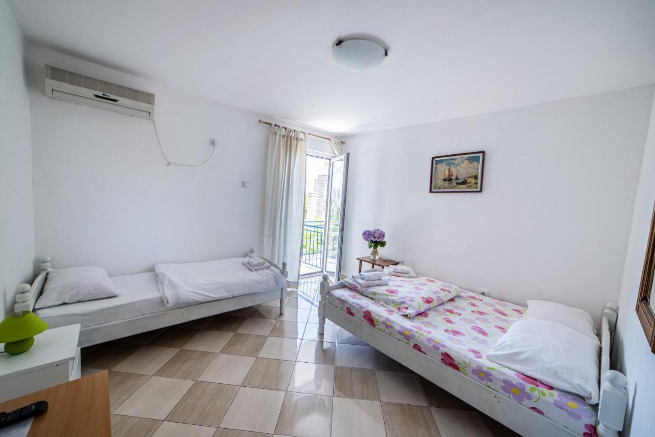 Apartments Vila Nikolic Rafailovici Ngoại thất bức ảnh